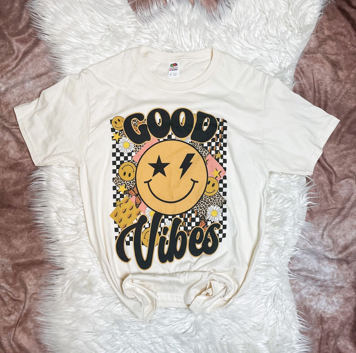 Good Vibes Tee – Fifty Four Boutique